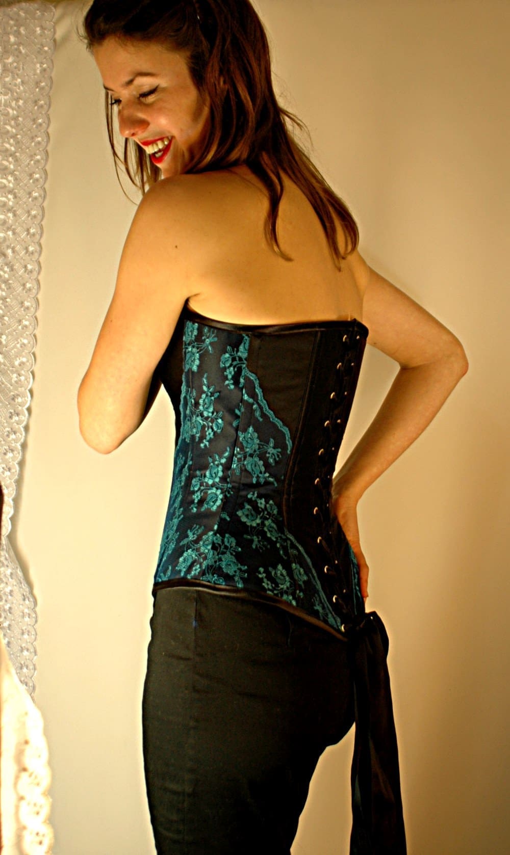 Black satin and turquoise lace corset - Image 4