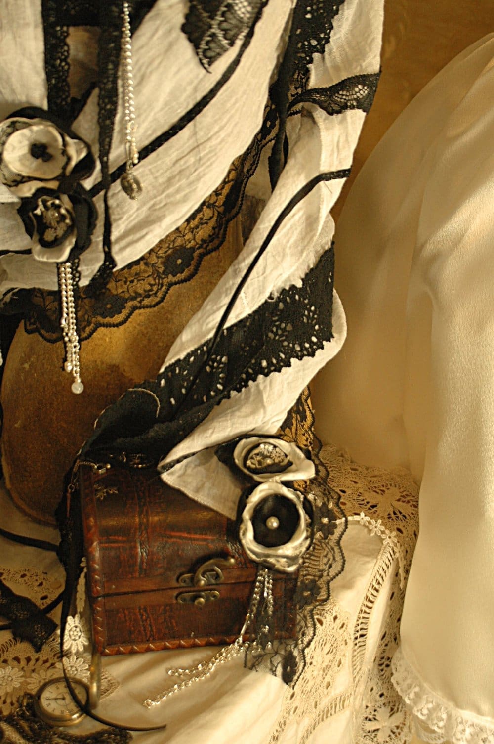 black and white embellished pashmina wrap - Image 2